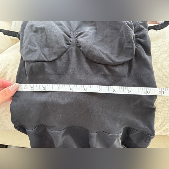 SKIMS Black Sculpting Jumpsuit - Picture 7 of 7